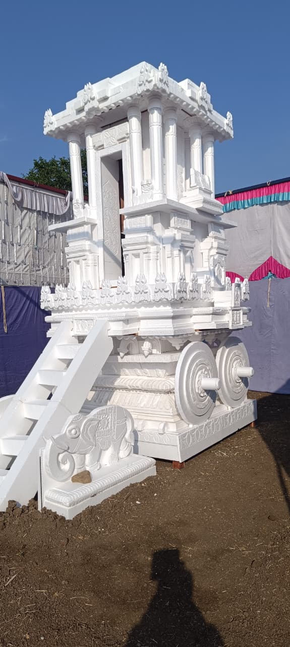 ಥರ್ಮಕೋನಲ್ಲಿ ಹಂಪಿ ಕಲ್ಲಿನ ರಥ ತಯಾರಿಸಿರುವುದು