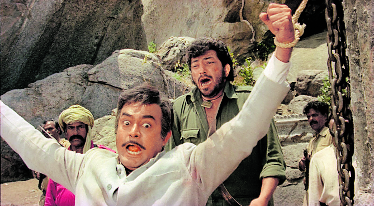 ಯೇ ಹಾತ್ ಹಮ್ಕೋ ದೇ ದೇ ಠಾಕೂರ್