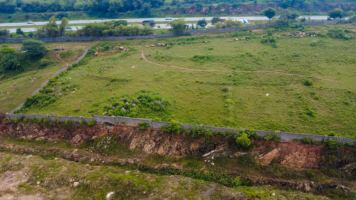 ದೇವನಹಳ್ಳಿ ಬಳಿ ಜಮೀನು ಮಾರಾಟಕ್ಕೆ ನಿರ್ಬಂಧವಿಲ್ಲ: ಸರ್ಕಾರದ ಸ್ಪಷ್ಟನೆ