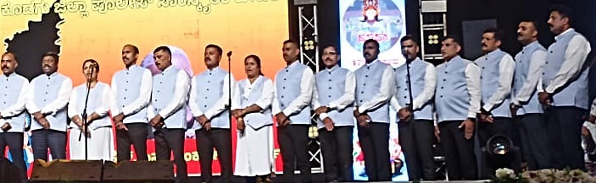 ಮಡಿಕೇರಿ | ಲಾಠಿ ಹಿಡಿದರು, ಕಲಾವಿದರಾದರು: ದಸರೆ ಯಶಸ್ಸಿಗೆ ದುಡಿದ ಪೊಲೀಸರು