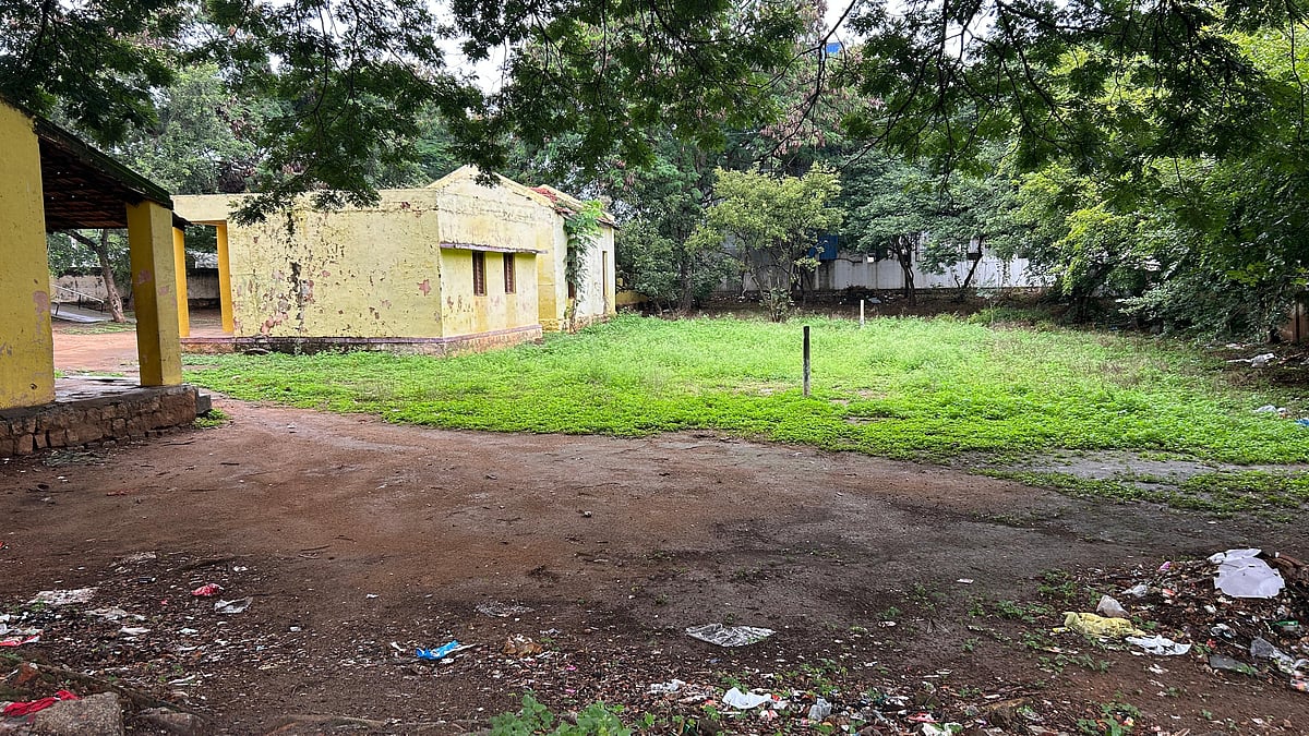 ಚಿತ್ರದುರ್ಗ: ಲೆಕ್ಕಕ್ಕುಂಟು, ಆಟಕ್ಕಿಲ್ಲದಂತಾದ ಮೈದಾನಗಳು