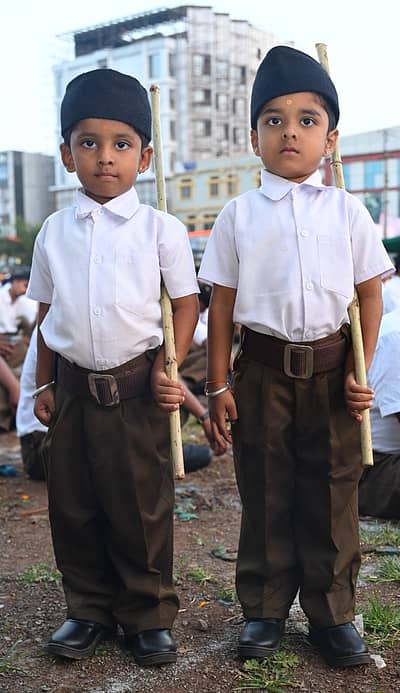 ಆರ್‌ಎಸ್‌ಎಸ್ ಪಥಸಂಚಲನದಲ್ಲಿ‌‌ ಗಮನಸೆಳೆದ ಬಾಲಕರು