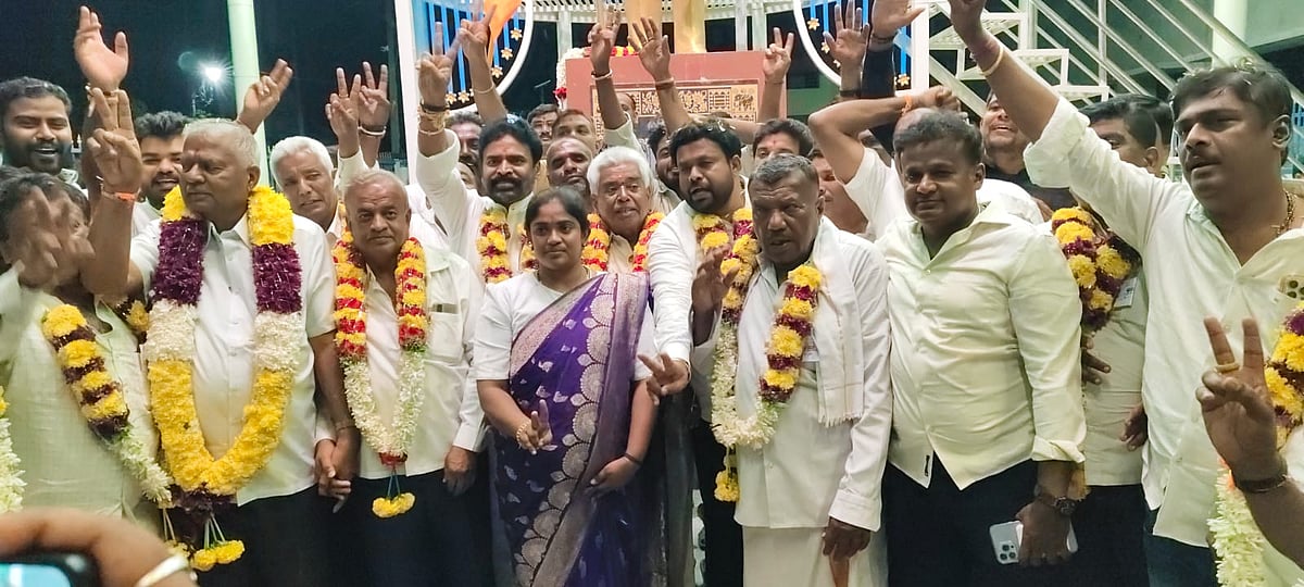 ಮೈತ್ರಿ ಕಾರ್ಯಕರ್ತರ ವಿಜಯೋತ್ಸವ