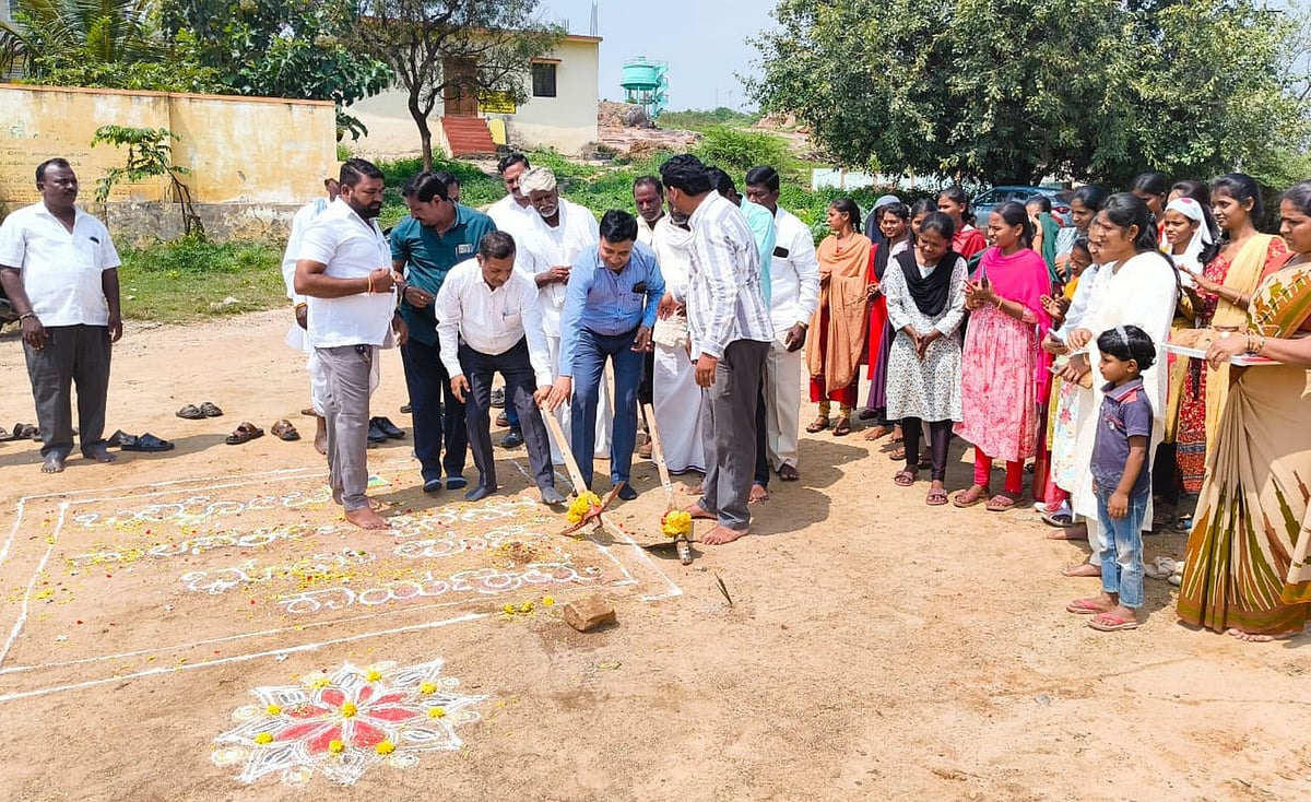 ಕೊಪ್ಪಳ: ಉದ್ಯಾನ ನಿರ್ಮಾಣಕ್ಕೆ ಭೂಮಿಪೂಜೆ
