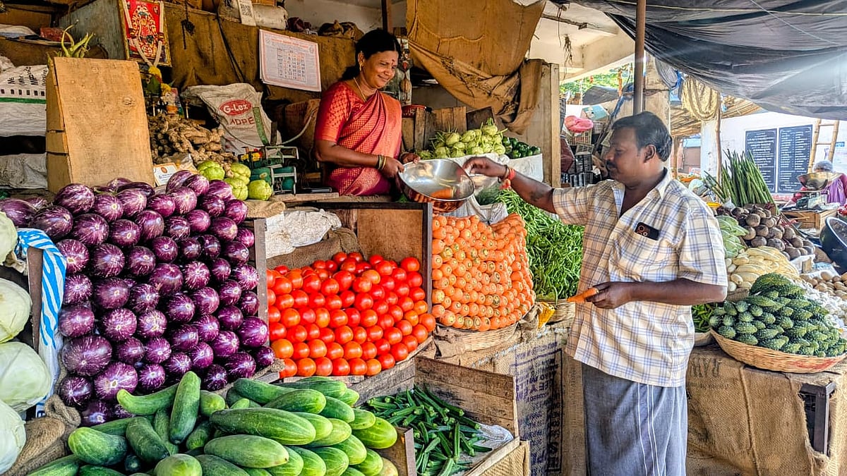 ಚಾಮರಾಜನಗರ | ಹೂವಿನ ದರ ಕುಸಿತ: ಬೀನ್ಸ್, ಬೆಂಡೆ ಅಲ್ಪ ಏರಿಕೆ