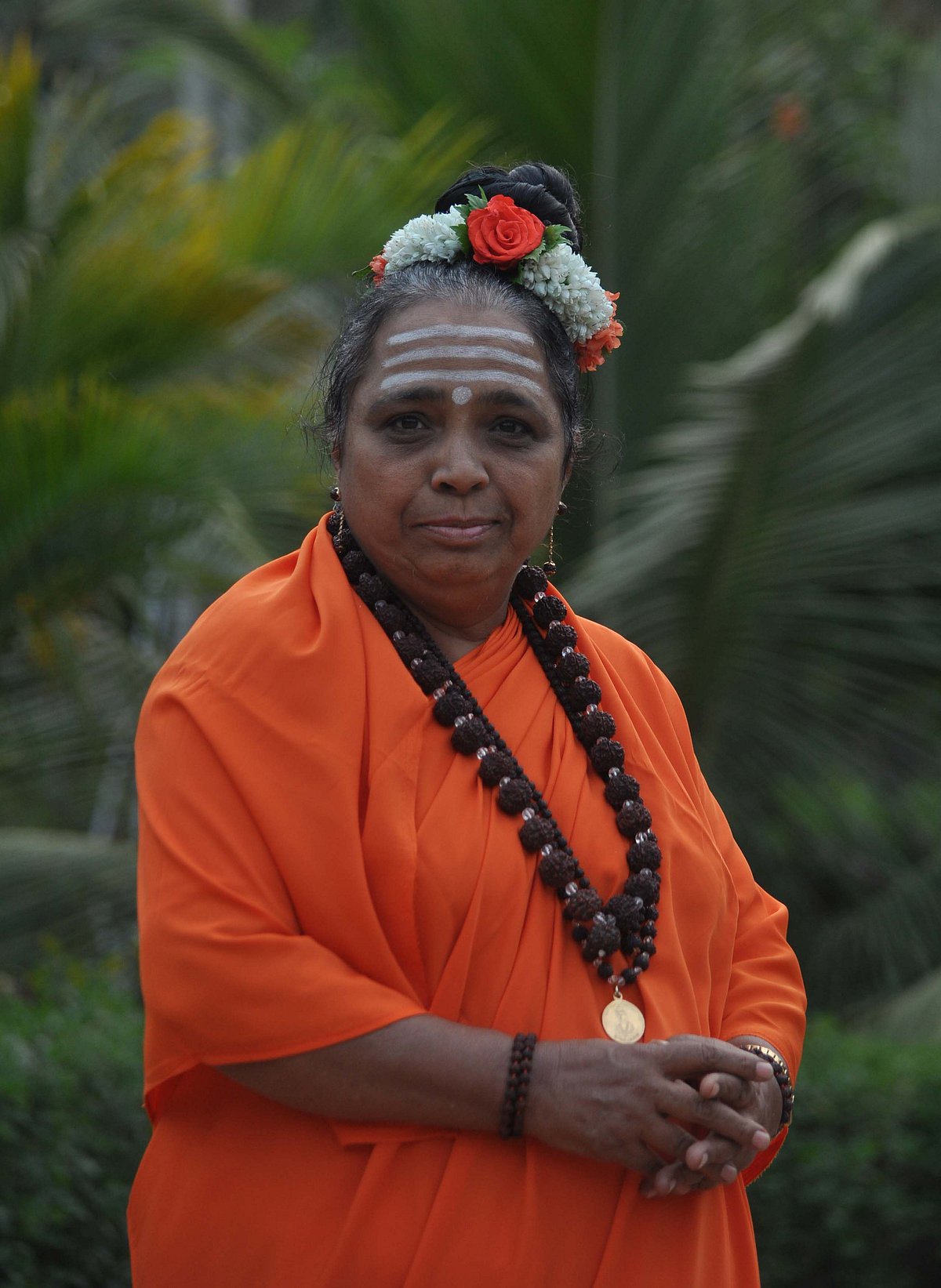 ಅದೃಶ್ಯ ಕಾಡಸಿದ್ಧೇಶ್ವರ ಶ್ರೀಗಳು ಕ್ಷಮೆ ಕೇಳಲಿ: ಮಾತೆ ಗಂಗಾದೇವಿ