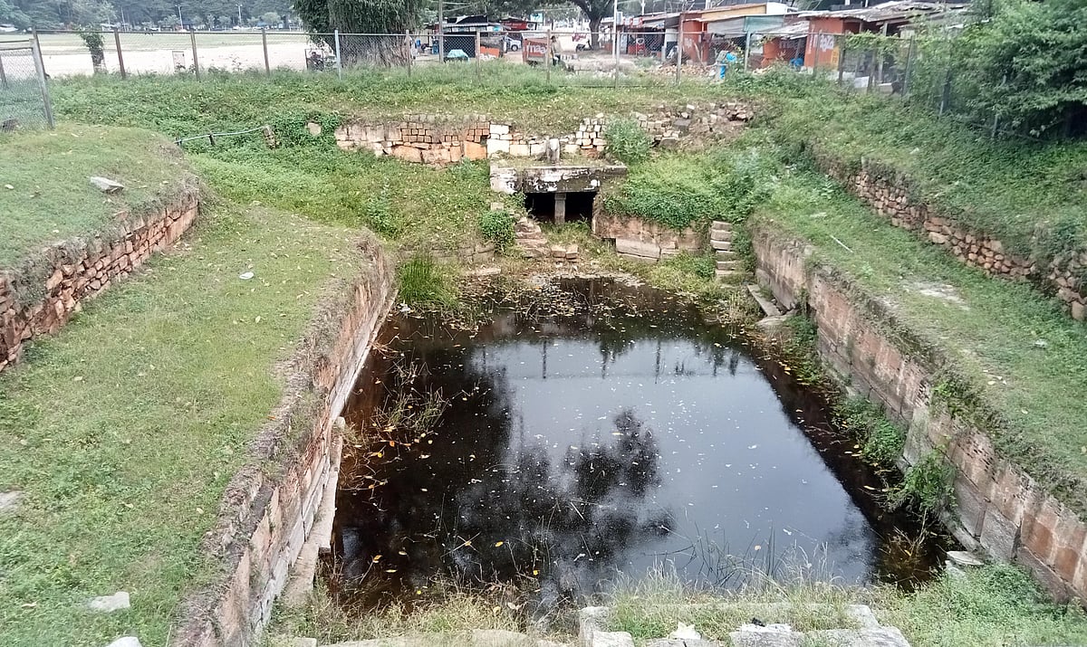 ಶ್ರೀರಂಗಪಟ್ಟಣ: ಕೊಳಚೆ ಗುಂಡಿಯಾದ ಗಜೇಂದ್ರ ಮೋಕ್ಷ ಕೊಳ!