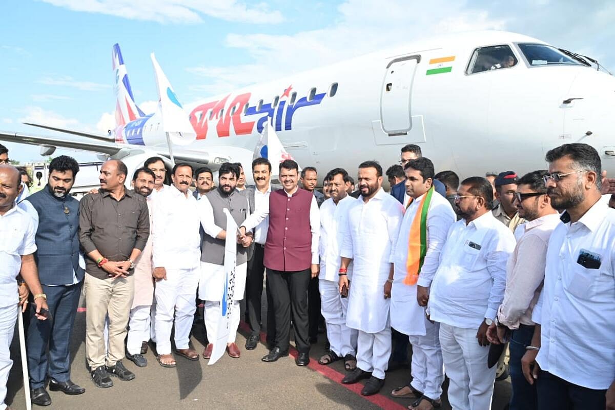 ಸೋಲಾಪುರ – ಮುಂಬೈ ವಿಮಾನ ಸೇವೆಗೆ ಸಿಎಂ ಫಡಣವೀಸ್‌ ಚಾಲನೆ