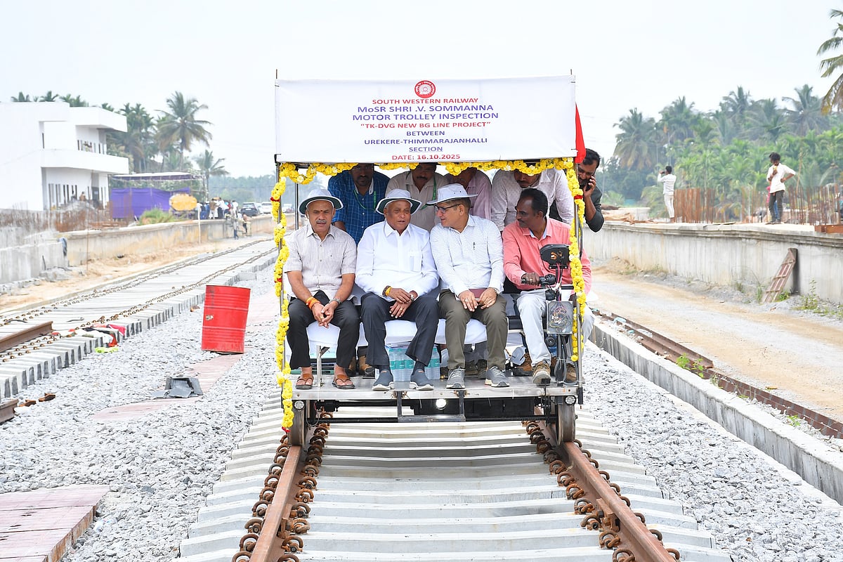 ರೈಲ್ವೆ | ತಿಮ್ಮರಾಜನಹಳ್ಳಿವರೆಗೆ ಪೂರ್ಣ:  ಕಾಮಗಾರಿ ಪರಿಶೀಲಿಸಿದ ವಿ.ಸೋಮಣ್ಣ 