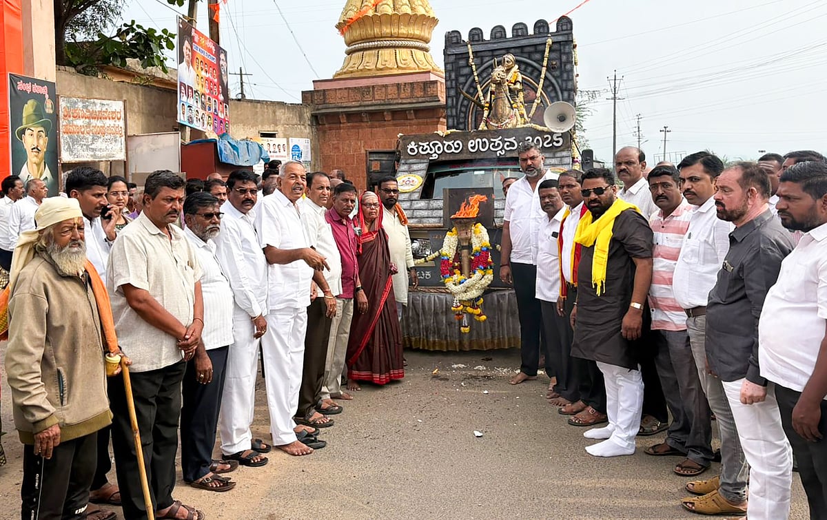 ಸವದತ್ತಿ| ಸ್ವಾತಂತ್ರ್ಯದ ಬೆಳ್ಳಿ ಚುಕ್ಕಿಯಾಗಿ ಮಿಂಚಿದ ಚನ್ನಮ್ಮ: ವಿಶ್ವಾಸ್ ವೈದ್ಯ