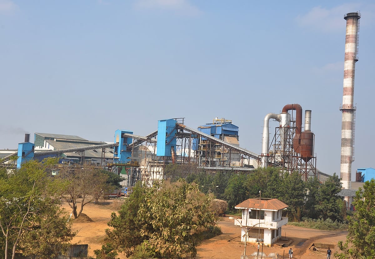 ಹಾವೇರಿ|ಕಬ್ಬು ನುರಿಸಲು ಅನುಮತಿ ಕೊಟ್ಟ ಸರ್ಕಾರ:₹3,550 ದರ ನಿಗದಿಗೆ ರೈತರ ಒತ್ತಾಯ