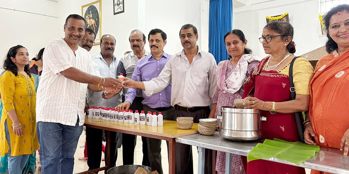 ನಾಪೋಕ್ಲು: ಕಾವೇರಿ ತೀರ್ಥ ವಿತರಣೆ