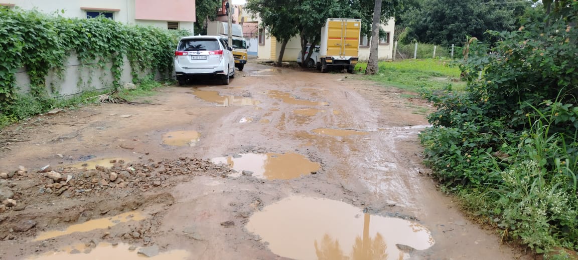 ಕಾಲ್ಡ್ ವೆಲ್ ಶಾಲೆ ರಸ್ತೆ