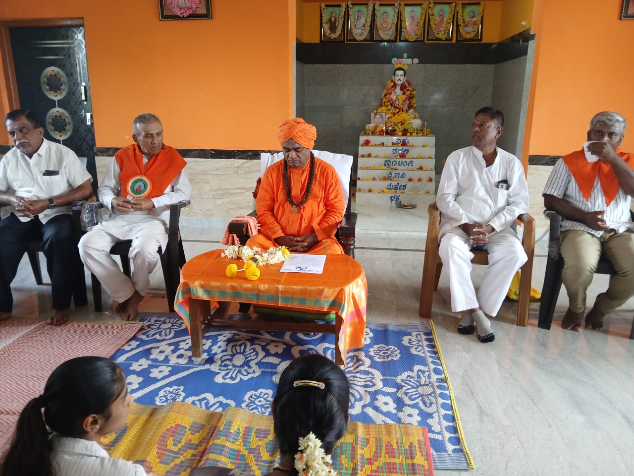 ಕನಕಪುರ ದಾಳಿಂಬ ಗ್ರಾಮದಲ್ಲಿ ನಡೆದ ಶರಣರ ಸಂಗಮ ಸಾಮೂಹಿಕ ಪ್ರಾರ್ಥನೆ ಕಾರ್ಯಕ್ರಮದಲ್ಲಿ ಡಾ.ಚನ್ನಬಸವಾನಂದ ಸ್ವಾಮೀಜಿ ಮಾತನಾಡಿದರು