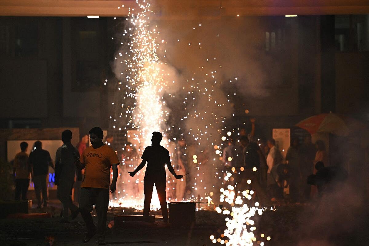 ಬೆಂಗಳೂರು: ಮಕ್ಕಳತ್ತ ಪಟಾಕಿ ಎಸೆದಿದ್ದ ಇಬ್ಬರ ವಿರುದ್ಧ ಎಫ್‌ಐಆರ್
