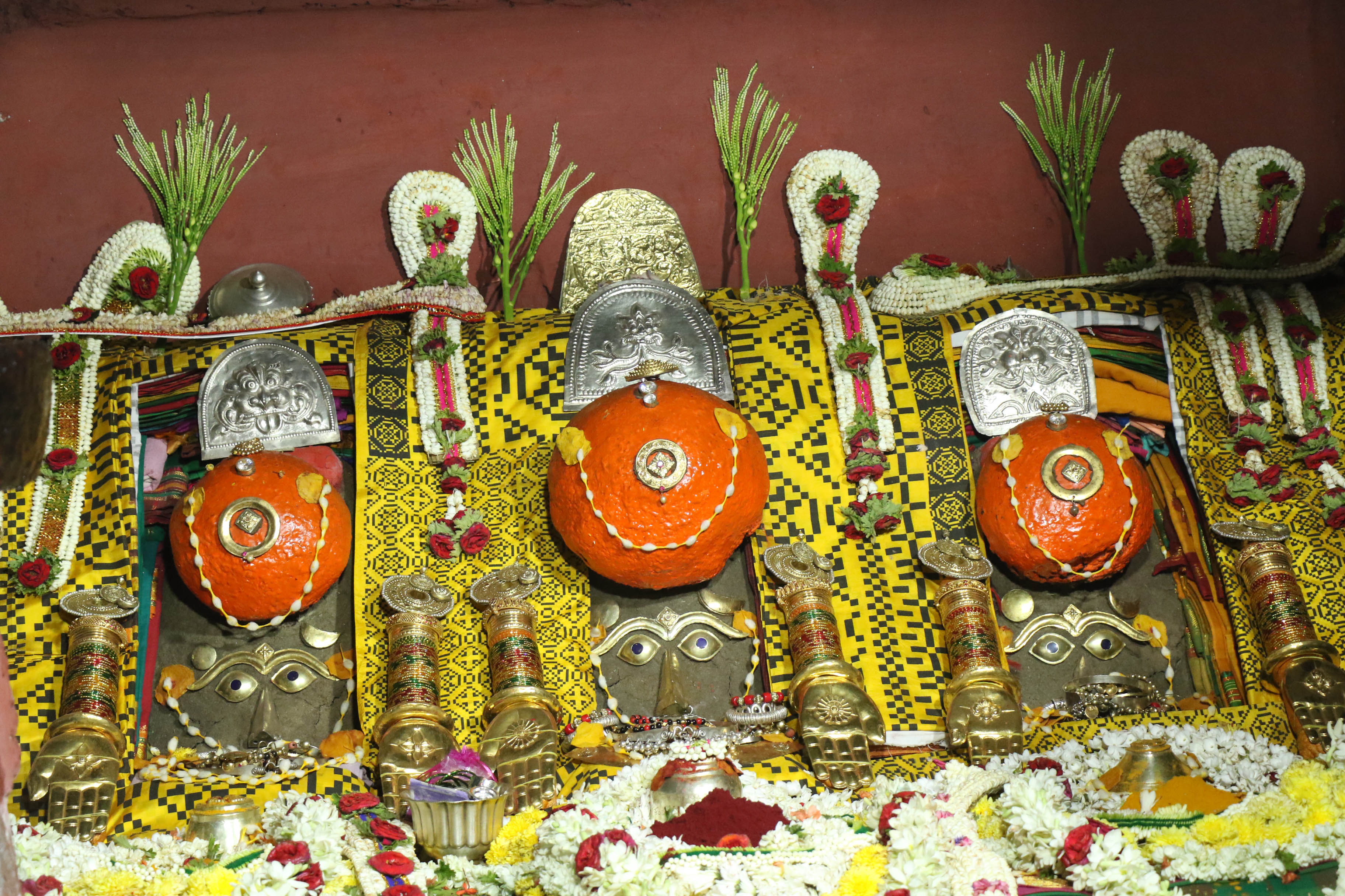 ಹಾಸನಾಂಬ ದೇವಿಗೆ ಮಂಗಳವಾರ ವಿಶೇಷ ಅಲಂಕಾರ ಮಾಡಲಾಗಿತ್ತು