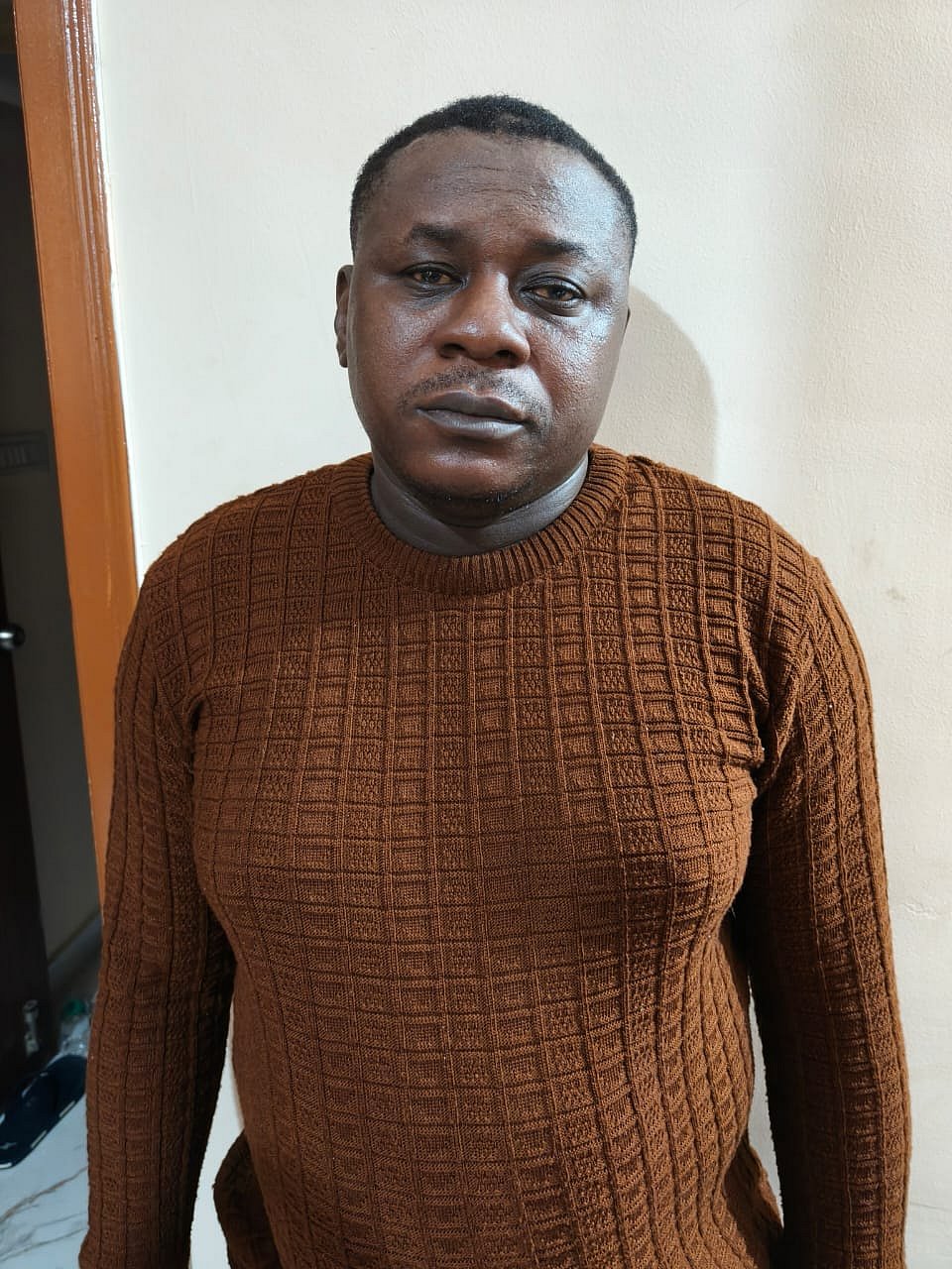 ಬಿಸ್ಕತ್‌ ಪೊಟ್ಟಣದಲ್ಲಿ ಹೈಡ್ರೊಗಾಂಜಾ ಪೂರೈಕೆ; ಇಬ್ಬರು ಪೆಡ್ಲರ್‌ಗಳ ಸೆರೆ 