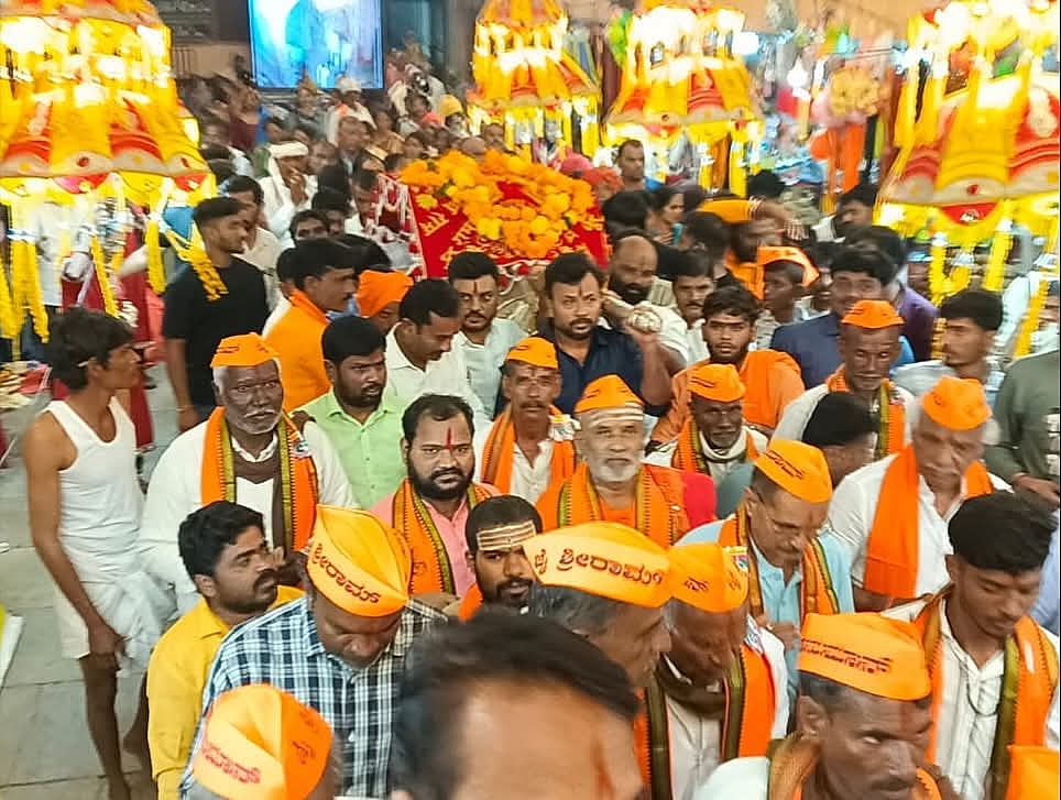 ಭಾಲ್ಕಿ: ಅಂಬಾರಿ ಉತ್ಸವ ಕಣ್ತುಂಬಿಕೊಂಡ ಭಕ್ತರು