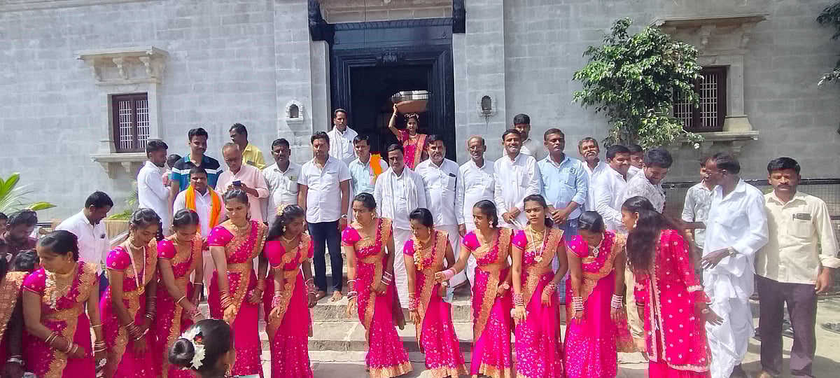 ಜೇವರ್ಗಿ: ಗುಡೂರ ತಾಂಡಾದಲ್ಲಿ ದೀಪಾವಳಿ ಸಂಭ್ರಮ