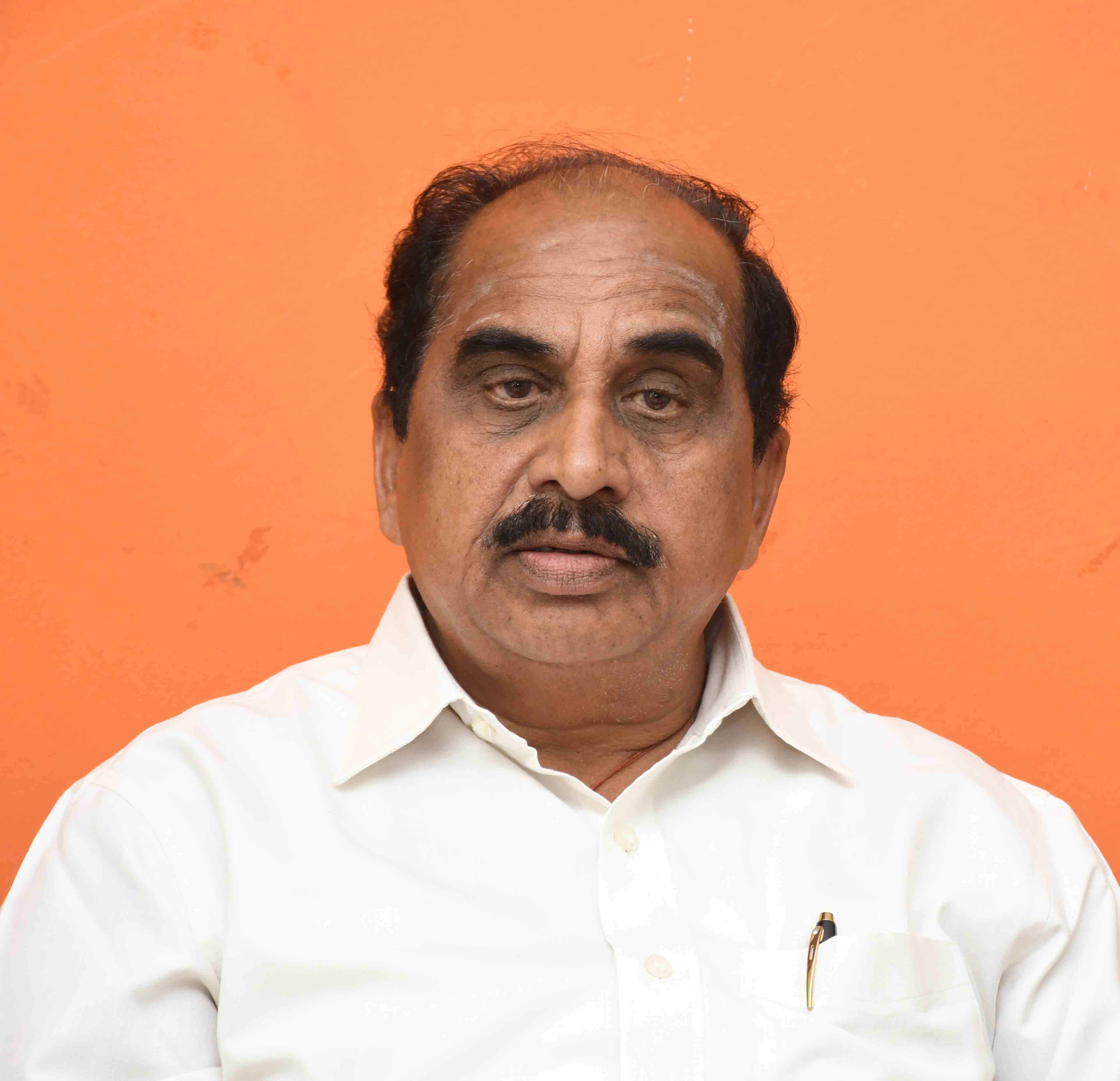 ಮೋಹನ ಲಿಂಬಿಕಾಯಿ
