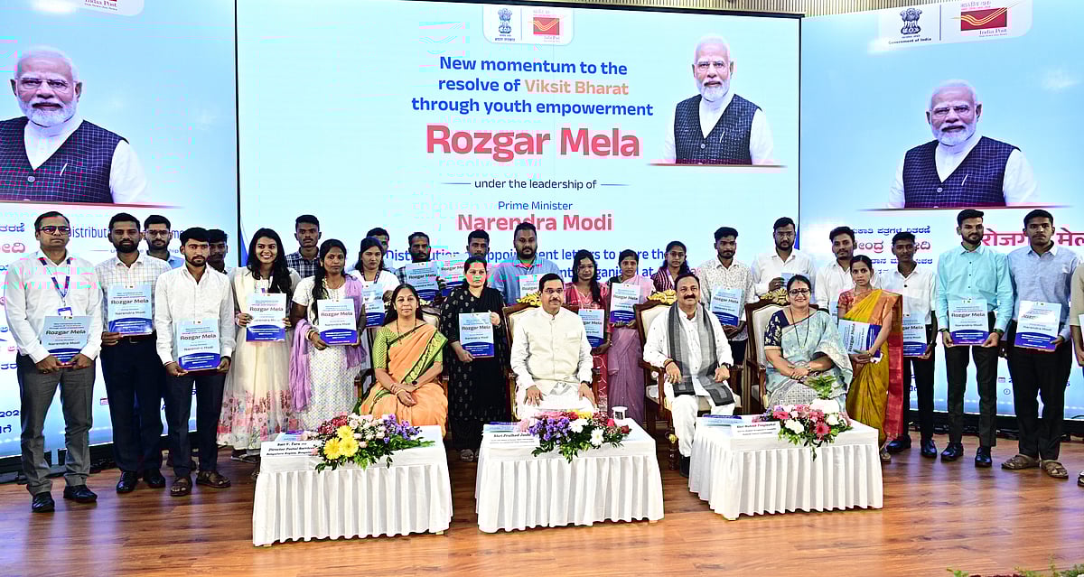 ದೇಶವನ್ನು ಮೊದಲನೇ ಸ್ಥಾನಕ್ಕೆ ತರಲು ಶ್ರಮಿಸಿ: ಕೇಂದ್ರ ಸಚಿವ ಪ್ರಲ್ಹಾದ ಜೋಶಿ