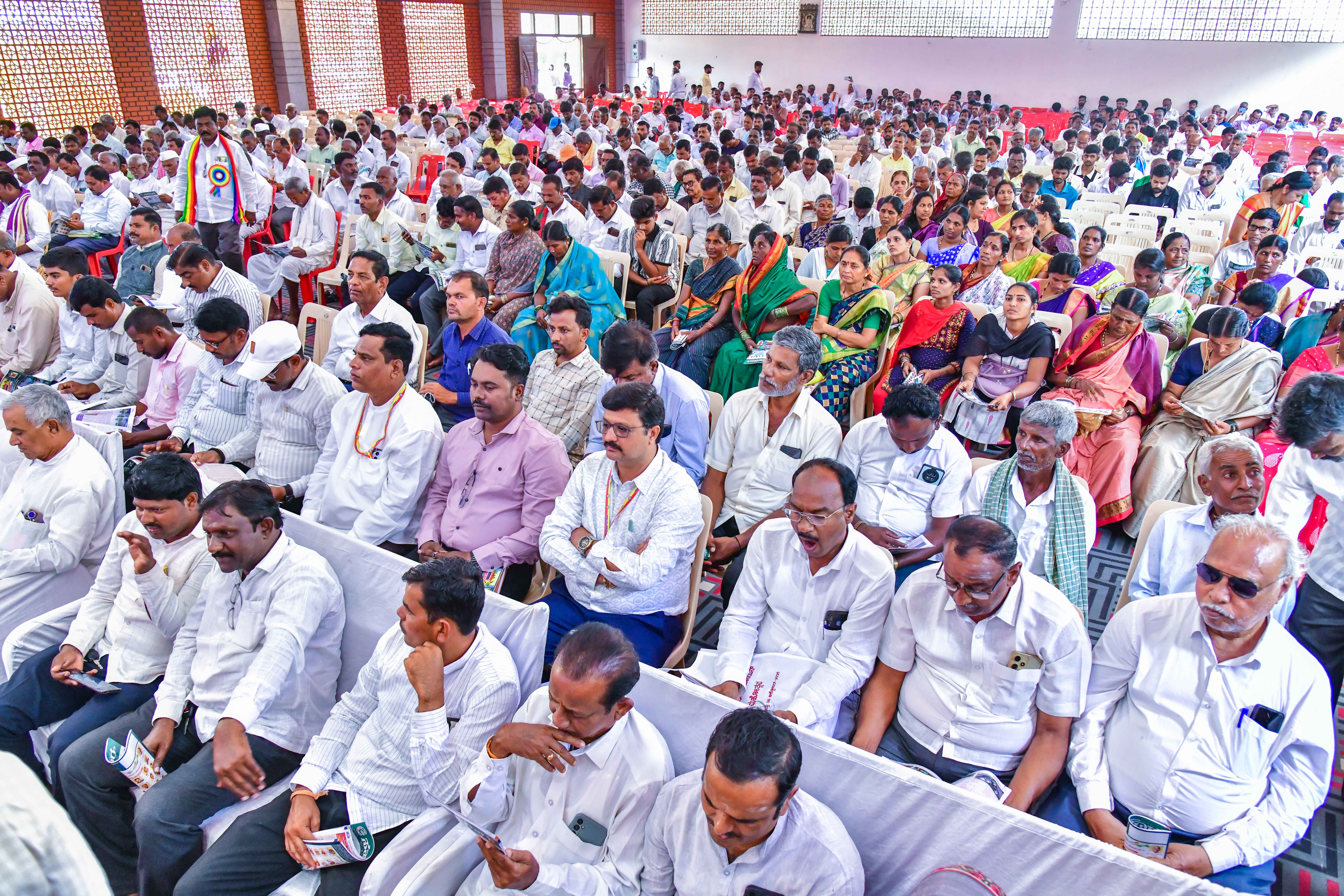 ಕಾರ್ಯಕ್ರಮದಲ್ಲಿ ಪಾಲ್ಗೊಂಡಿದ್ದ ಜನ 