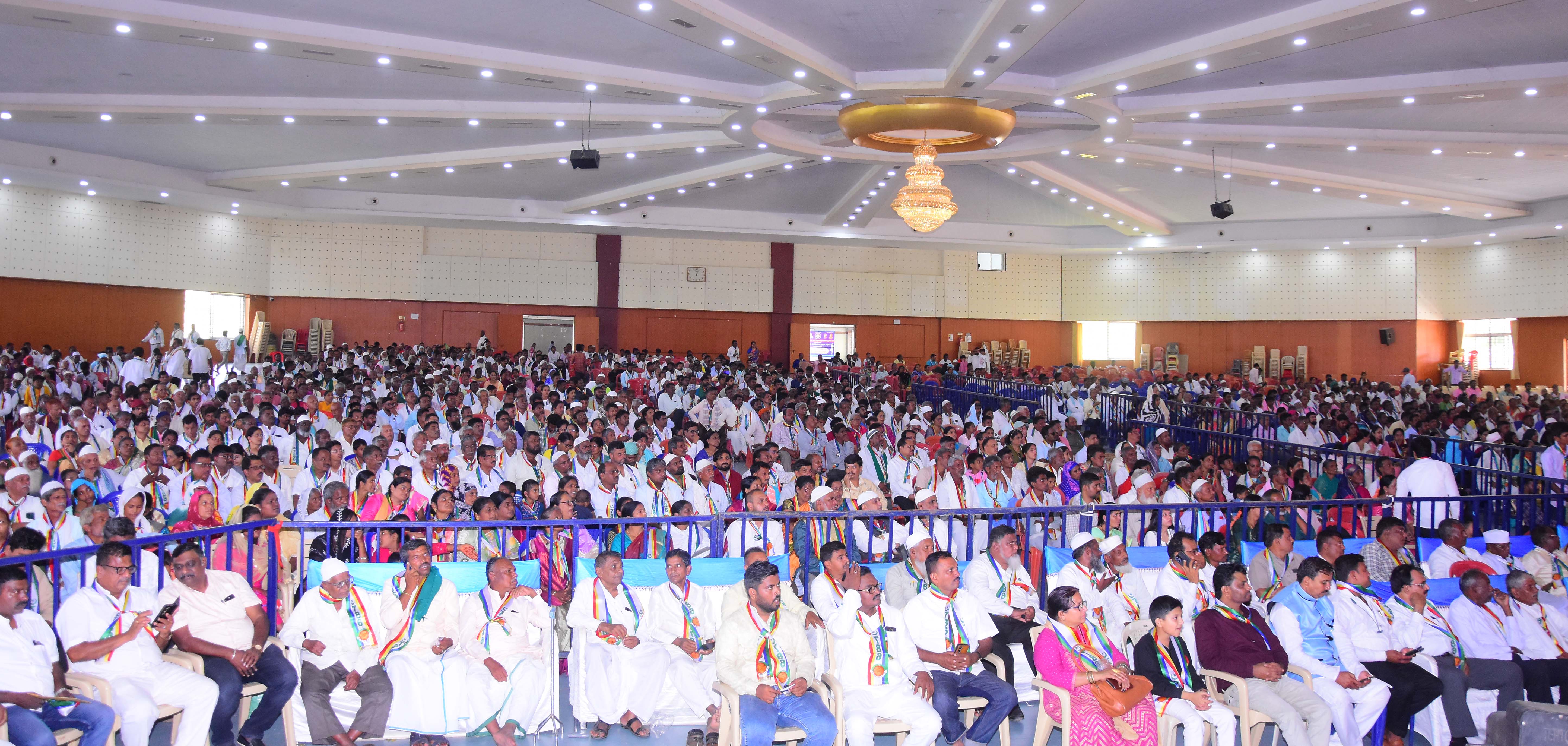 ಸಮಾವೇಶದಲ್ಲಿ ಪಾಲ್ಗೊಂಡಿದ್ದ ಜನಸ್ತೋಮ