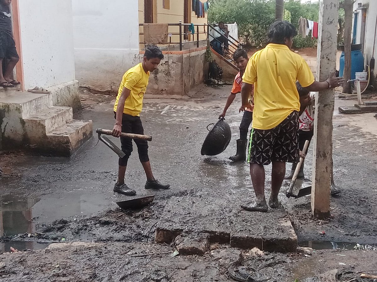 ಹನುಮಸಾಗರ | ಮನೆಗೆ ಚರಂಡಿ ನೀರು: ಜನರ ಪರದಾಟ