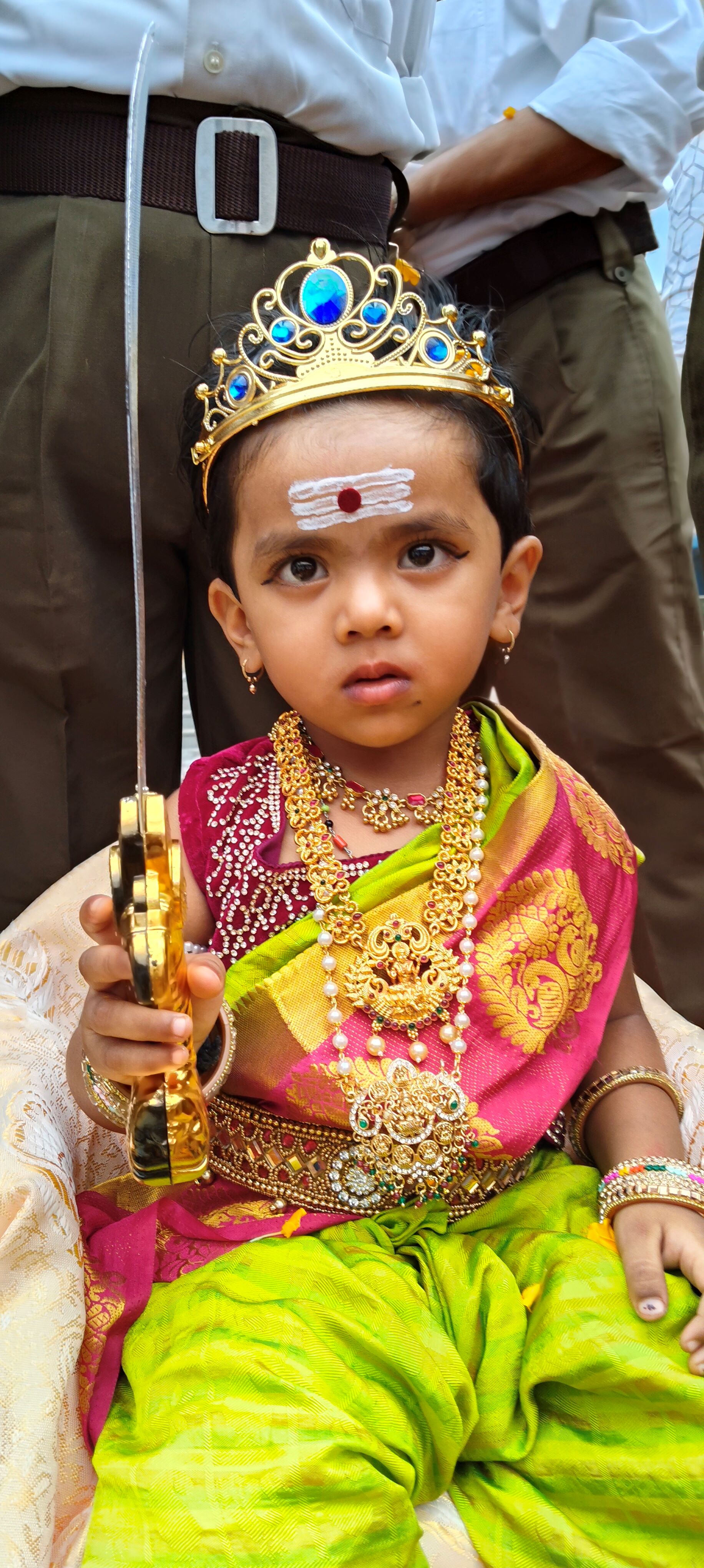 ಆರ್‌ಎಸ್‌ಎಸ್ ನ ಆಕರ್ಷಕ ಪಥ ಸಂಚಲನದಲ್ಲಿ ಮಗುವಿಗೆ ಕಿತ್ತೂರು ರಾಣಿ ಚೆನ್ನಮ್ಮ ವೇಷ
