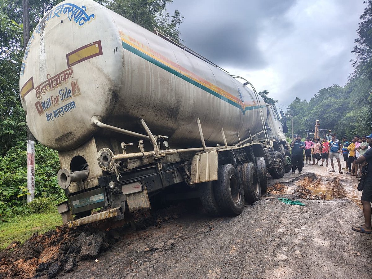ಕಾರವಾರ: ವಾಹನ ಹುದುಗಿಸುವ ಕೈಗಾ ಹೆದ್ದಾರಿ 