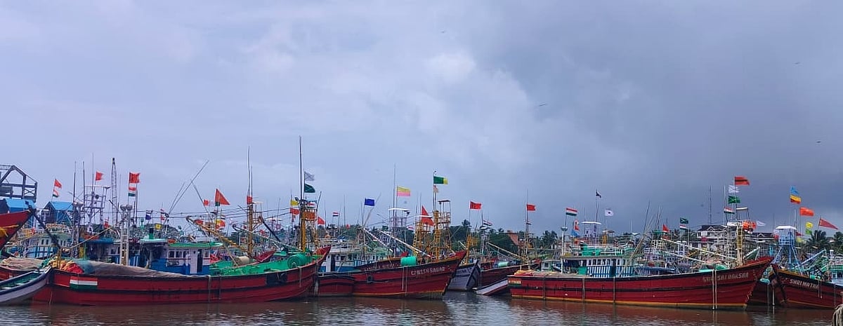 ಮತ್ತೆ ತೂಫಾನ್‌: ದಡ ಸೇರಿದ ದೋಣಿಗಳು