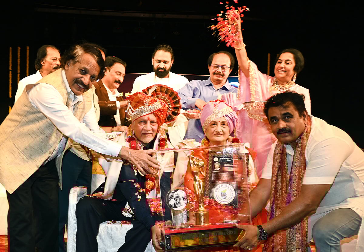 ರಾಜೇಂದ್ರ ಸಿಂಗ್ ಬಾಬುಗೆ ನಿರ್ದೇಶಕ ರತ್ನ ಗೌರವ