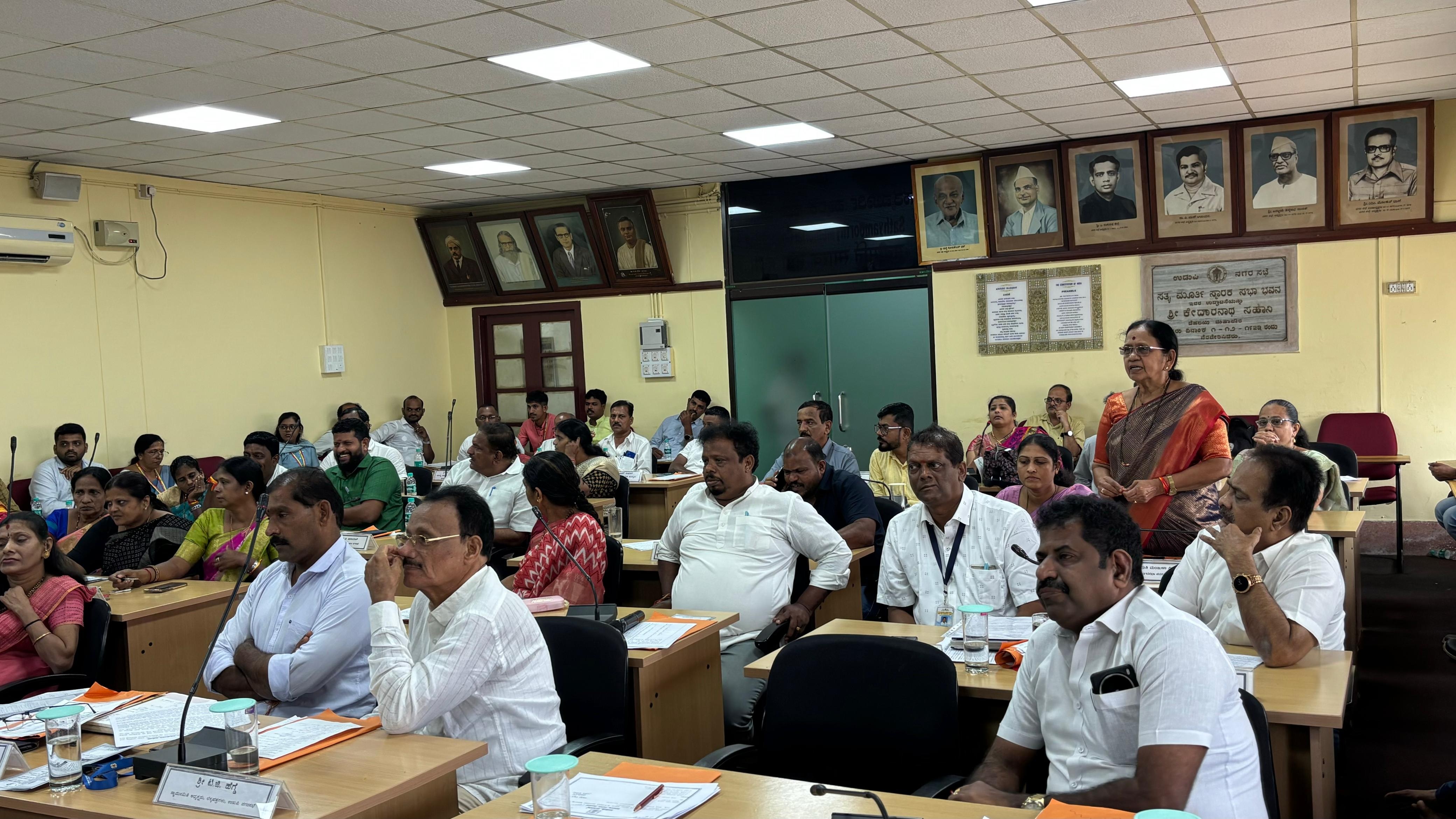 ಸಾಮಾನ್ಯ ಸಭೆಯಲ್ಲಿ ಪಾಲ್ಗೊಂಡಿದ್ದ ಸದಸ್ಯರು