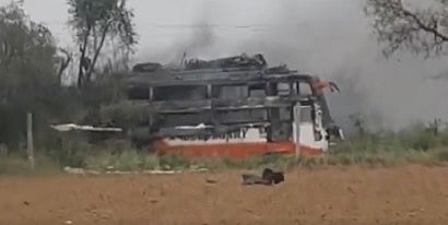ಕರ್ನೂಲ್‌ ಬಸ್‌ ದುರಂತದ ಬಳಿಕ ಮತ್ತೊಂದು ಅವಘಡ: ಹೊತ್ತಿ ಉರಿದ ಬಸ್‌, ಇಬ್ಬರು ಸಾವು