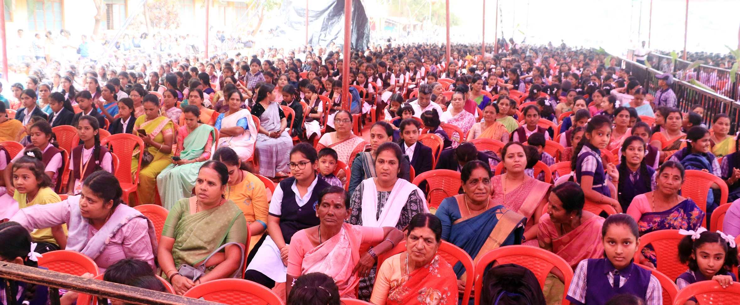 ಕಾರ್ಯಕ್ರಮದಲ್ಲಿ ಭಾಗವಹಿಸಿದ್ದ ಸಾರ್ವಜನಿಕರು