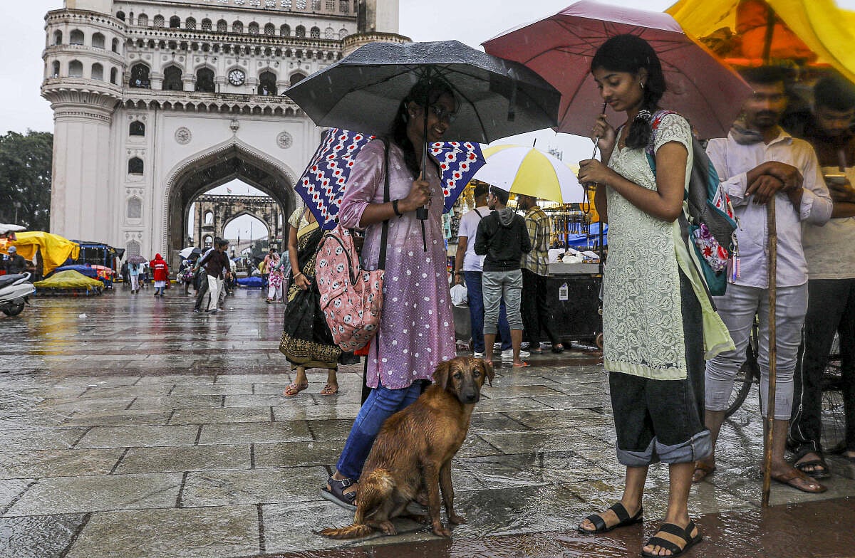 ಮೊಂಥಾ ಚಂಡಮಾರುತ: ತೆಲಂಗಾಣದಲ್ಲಿ ಭಾರಿ ಮಳೆ; 6 ಜಿಲ್ಲೆಗಳಿಗೆ ರೆಡ್ ಅಲರ್ಟ್