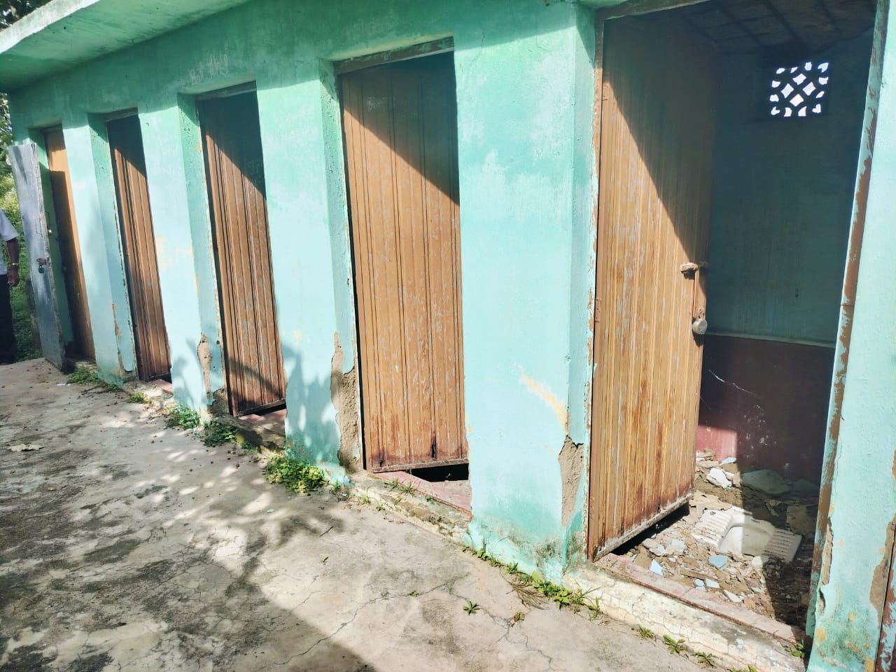 ಶೌಚಾಲಯದ ದುಃಸ್ಥಿತಿ
