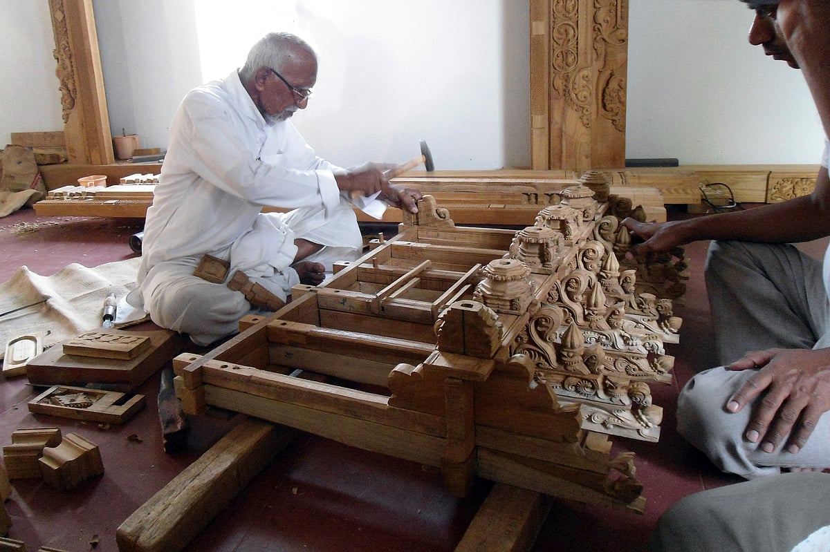 ಸುರಪುರ: ಬಸಣ್ಣ ಮೋನಪ್ಪ ಬಡಿಗೇರ ಅವರಿಗೆ ಒಲಿದ ರಾಜ್ಯೋತ್ಸವ ಗರಿ