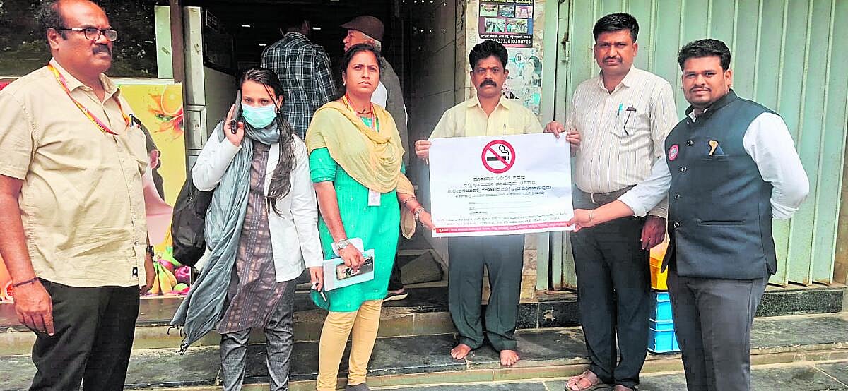 ಚಿಕ್ಕಬಳ್ಳಾಪುರ | ಕೋಟ್ಪಾ ದಾಳಿ: ₹1,400 ದಂಡ