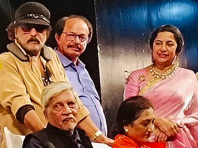 ‘ಹಿರಿಯರು-ಕಿರಿಯರು ಎಲ್ಲ ಕೂಡಿ ಮಾಡಿದ ಕಾರ್ಯಕ್ರಮ ಒಂದು ಮೌಲ್ಯವಾಗುತ್ತಿರುವ ಈ ದಿನಗಳಲ್ಲಿ ಸಾಧಕರನ್ನು ನೆನೆದು ಸನ್ಮಾನಿಸಿದ್ದು ಅಭಿನಂದನಾರ್ಹ’ ಎಂದು ನಾಗತಿಹಳ್ಳಿ ಚಂದ್ರಶೇಖರ್ ಸಾಮಾಜಿಕ ಮಾಧ್ಯಮ ಎಕ್ಸ್‌ನಲ್ಲಿ ಬರೆದುಕೊಂಡಿದ್ದಾರೆ.