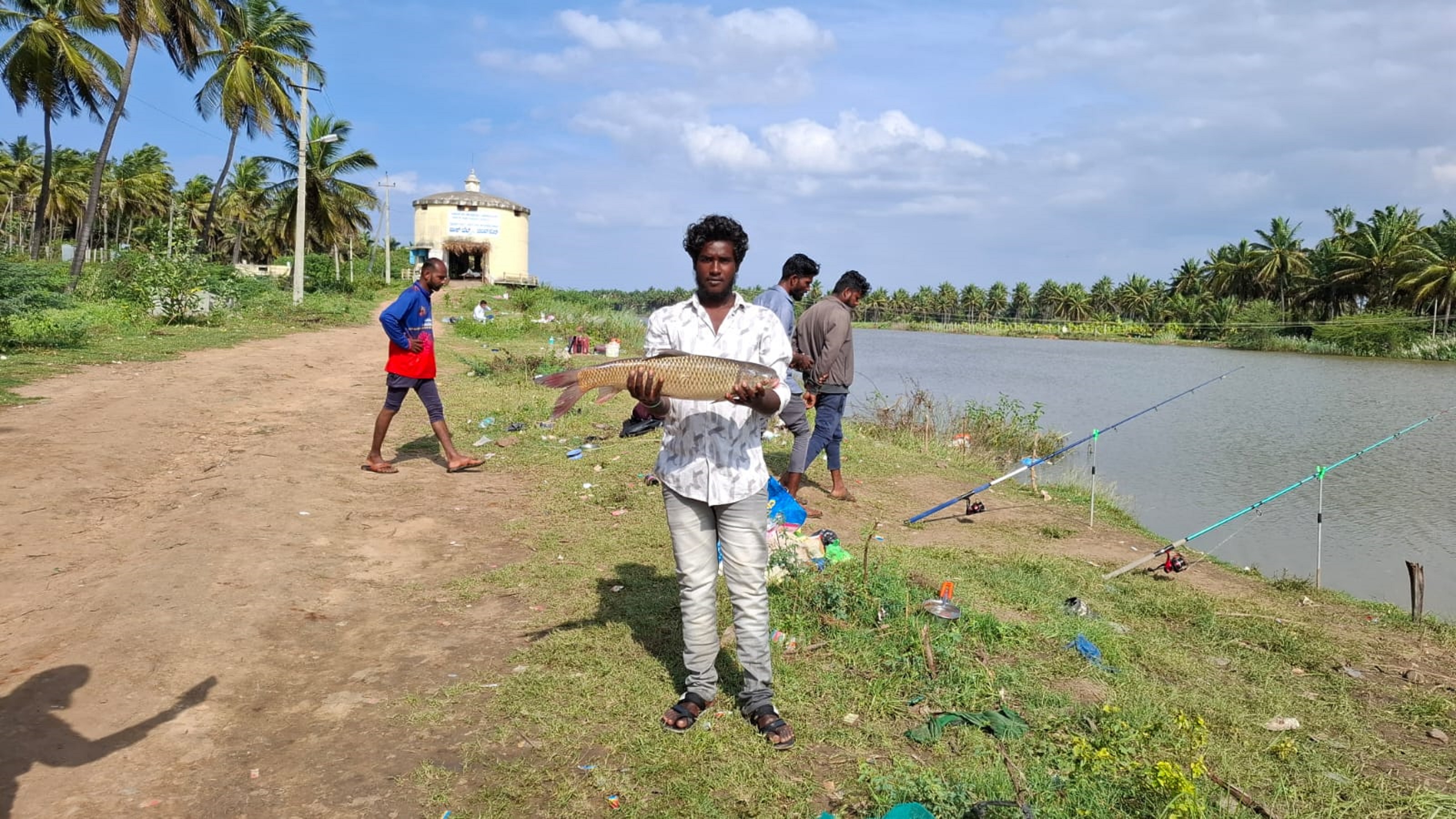 ಹೊಸದುರ್ಗದ ಮೀನುಗಾರರೊಬ್ಬರ ಕೈ ಸೇರಿದ 5 ಕೆ.ಜಿ‌ಯ ದೊಡ್ಡ ಮೀನು