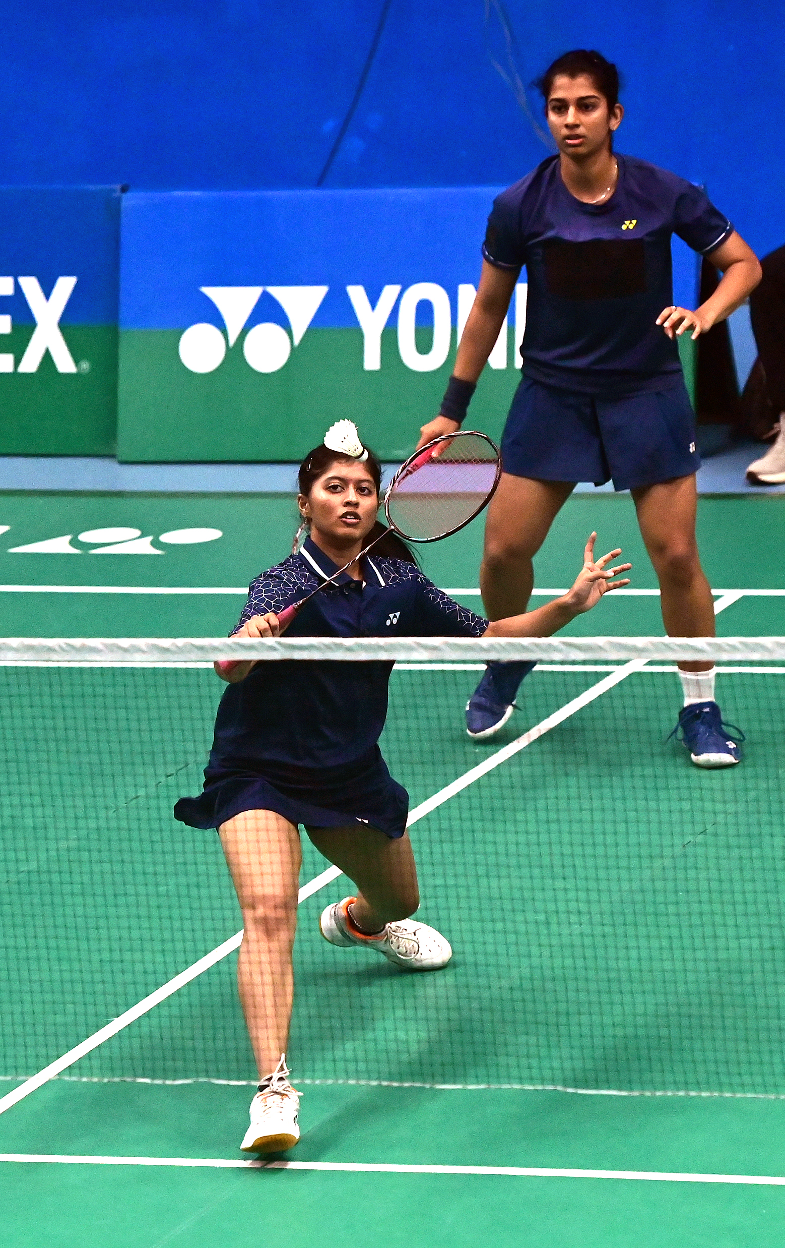 ಮಂಗಳೂರಿನ ಉರ್ವ ಒಳಾಂಗಣ ಕ್ರೀಡಾಂಗಣದಲ್ಲಿ ನಡೆಯುತ್ತಿರುವ ಚೀಫ್‌ ಮಿನಿಸ್ಟರ್ಸ್‌ ಮಂಗಳೂರು ಇಂಡಿಯಾ ಇಂಟರ್‌ನ್ಯಾಷನಲ್ ಚಾಲೆಂಜ್ ಬ್ಯಾಡ್ಮಿಂಟನ್ ಟೂರ್ನಿಯ ಮಹಿಳೆಯರ ಡಬಲ್ಸ್‌ನಲ್ಲಿ ಕರ್ನಾಟಕದ ನೆಯ್ಸಾ ಕಾರ್ಯಪ್ಪ - ಎ ಅನಘ ಅರವಿಂದ ಪೈ ಜೋಡಿಯು ರೀವಾ ಇವ್ಯಾಂಜಲಿನ್‌–ಸಮೃದ್ಧಿ ಸಿಂಗ್ ಜೋಡಿಯನ್ನು 21–11 21–15 ರಿಂದ ಮಣಿಸಿ ಗುರುವಾರ ಕ್ವಾರ್ಟರ್ ಫೈನಲ್‌ ತಲುಪಿತು ಪ್ರಜಾವಾಣಿ ಚಿತ್ರ : ಫಕ್ರುದ್ದೀನ್ ಎಚ್