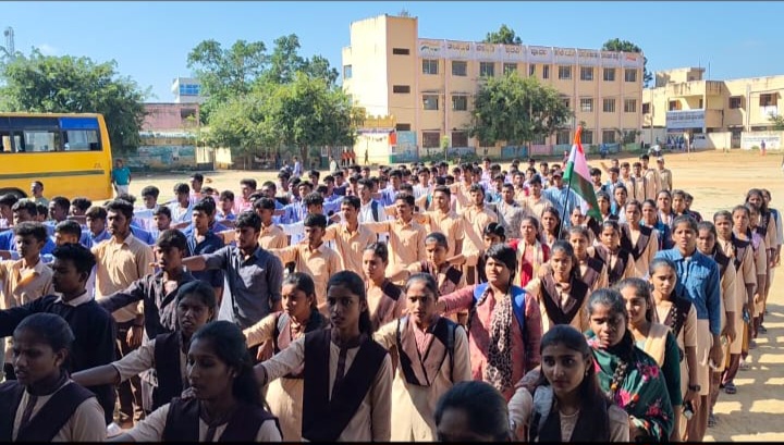 ಮುಳಬಾಗಿಲು ನಗರದಲ್ಲಿ ವಿದ್ಯಾರ್ಥಿಗಳು ಪ್ರತಿಜ್ಞೆ ವಿಧಿ ಸ್ವೀಕರಿಸಿದರು