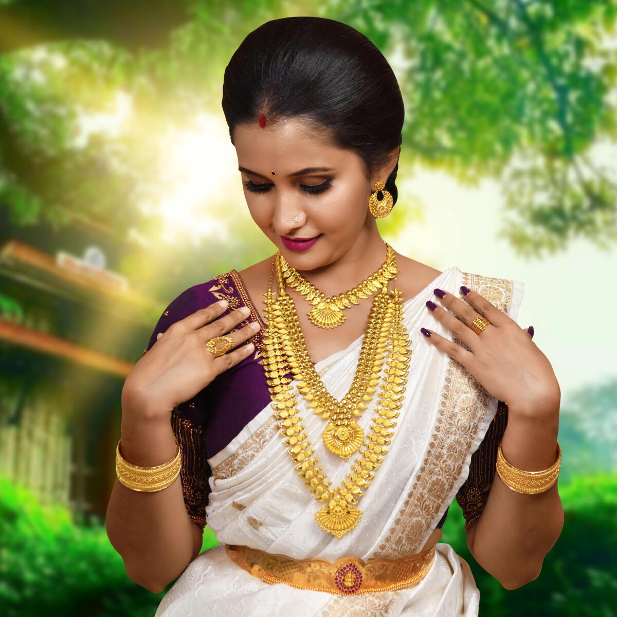 ‘ನಕಾಶೆ’ ಆ್ಯಂಟಿಕ್ ಆಭರಣ ಧರಿಸಿರುವ ಯುವತಿ