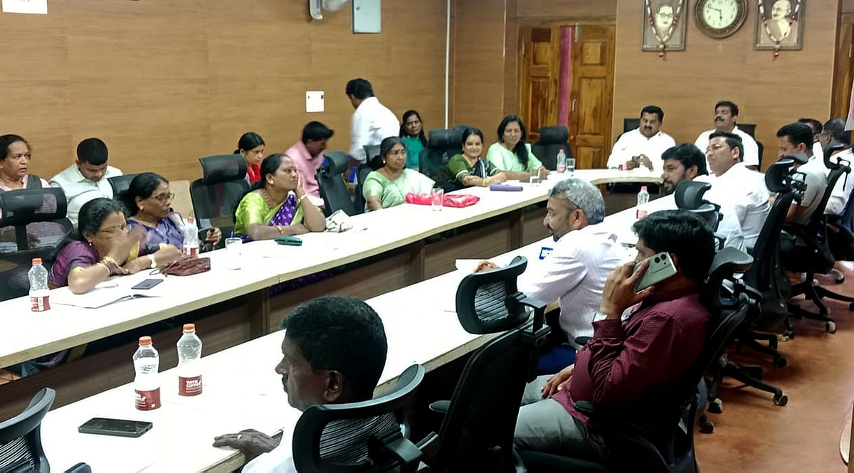 ಸಾರ್ವಜನಿಕ ಸ್ಥಳಗಳಲ್ಲಿ ಕಸ ಹಾಕಿದವರ ವಿರುದ್ಧ ಪ್ರಕರಣ