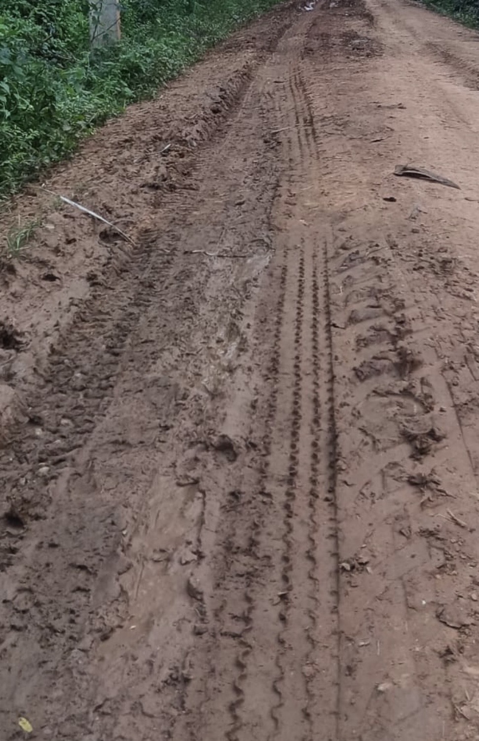 ಕುಳಗಟ್ಟೆಯಿಂದ ಹನುಮನಹಳ್ಳಿವರೆಗೆ ಕೆಸರುಮಯವಾಗಿರುವುದು