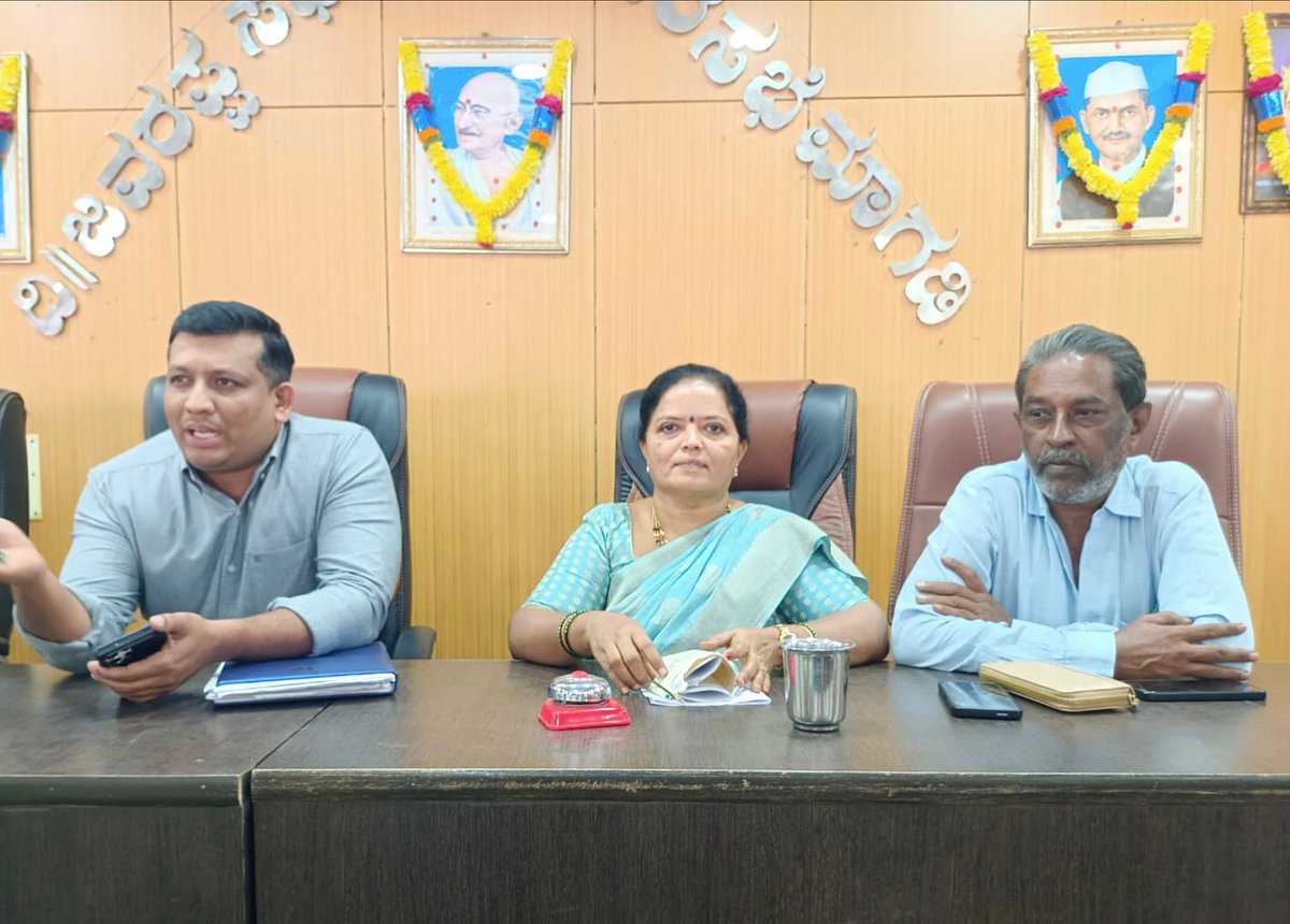 ಕೆಂಪೇಗೌಡರ ಪ್ರತಿಮೆ ಸ್ಥಳಾಂತರ: ಯಥಾಸ್ಥಿತಿಗೆ ಪುರಸಭೆ ತೀರ್ಮಾನ 