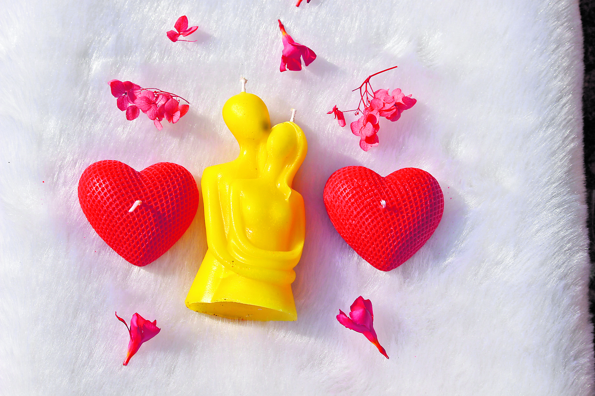 ಕ್ಯಾಂಡಲ್‌ನಲ್ಲಿ ಮೂಡಿದ ಪ್ರೇಮಿಗಳು 