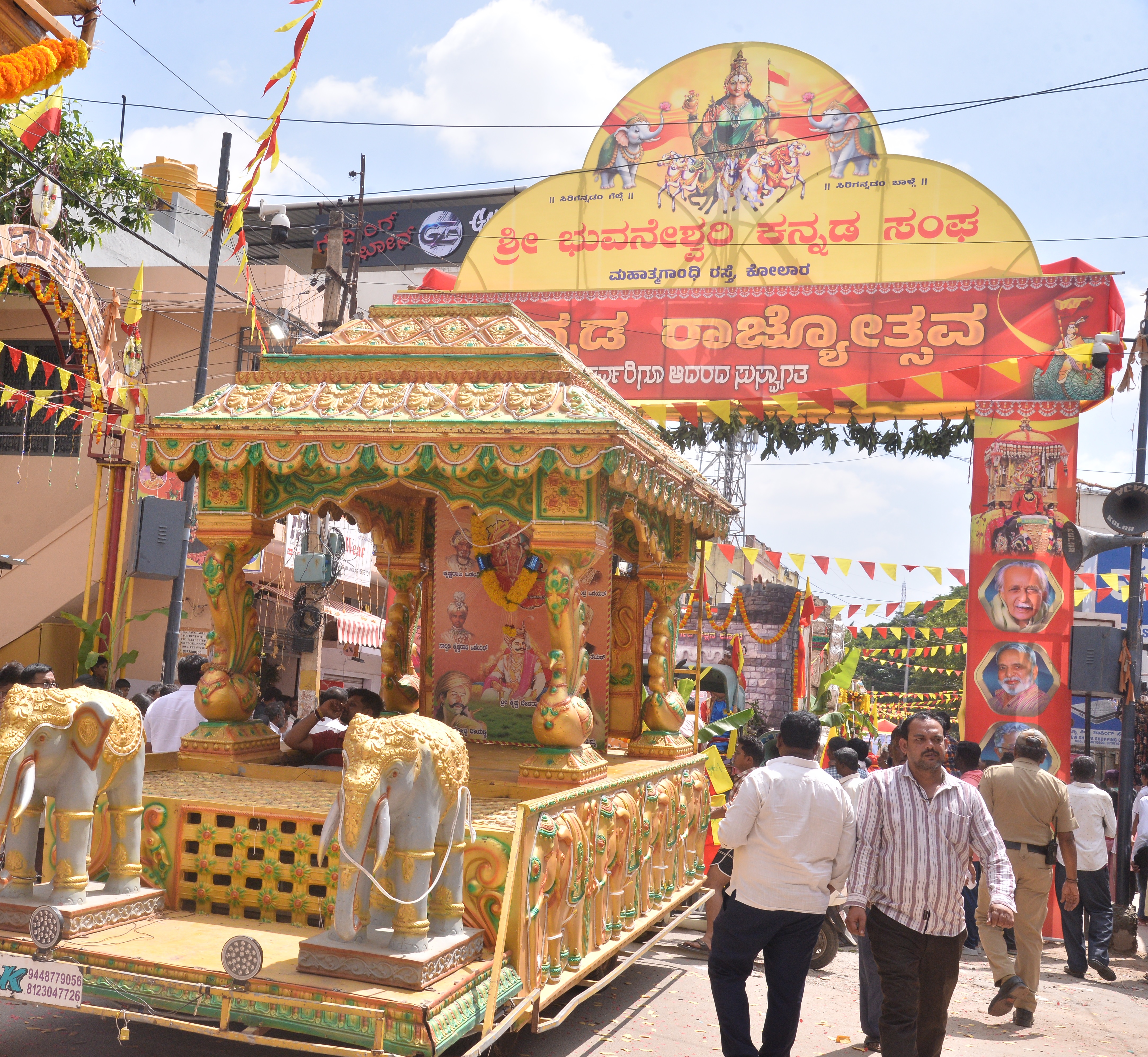 ಮೆರವಣಿಗೆಗೆ ಸ್ತಬ್ಧಚಿತ್ರಗಳ ಮೆರುಗು