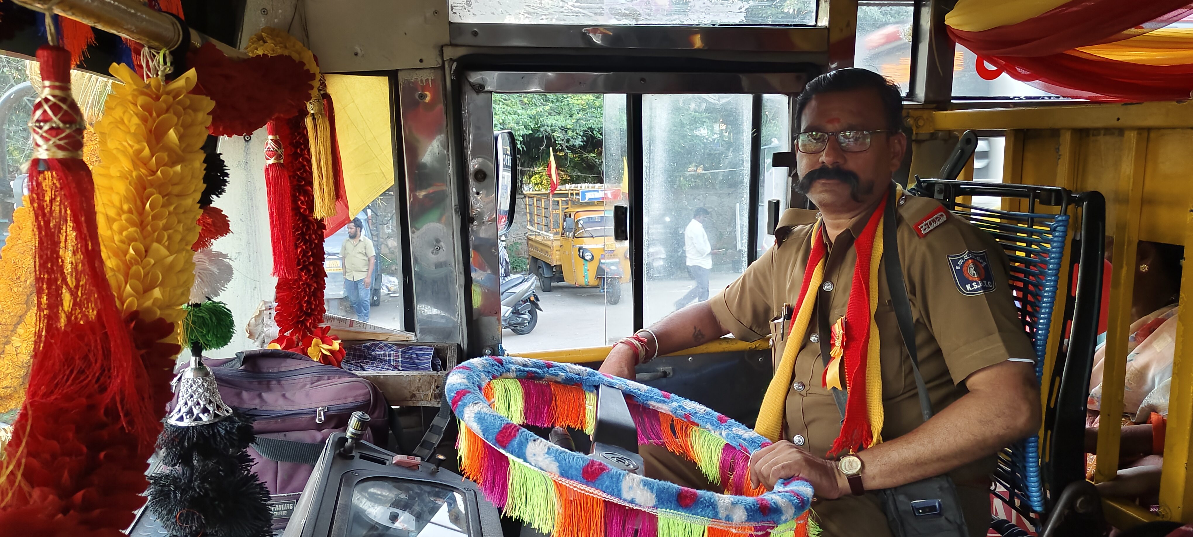 ಚಾಲಕ ನಿಂಗಪ್ಪ ಎಸ್.ಜಮ್ಯಾಳ